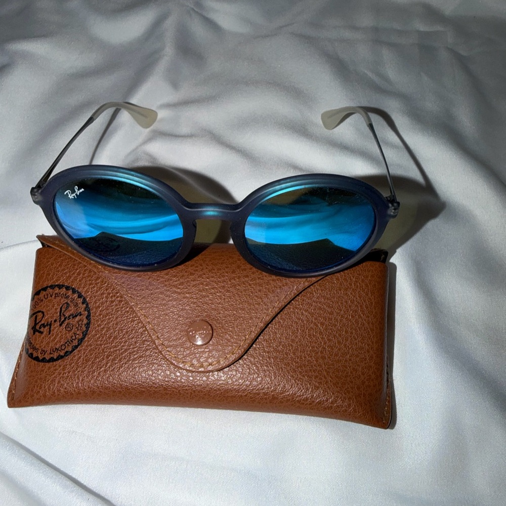 Ray-Ban Ocean Blue Round Sunglasses